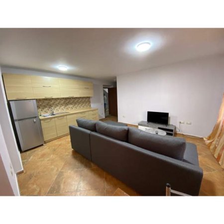 Tirane, jepet me qera apartament 1+1+A+BLK Kati 2, 50 m²  (Ngjit me shkollen vasil shanto kati 2 buze rruges)