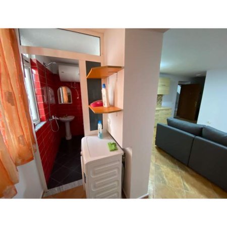 Tirane, jepet me qera apartament 1+1+A+BLK Kati 2, 50 m²  (Ngjit me shkollen vasil shanto kati 2 buze rruges)