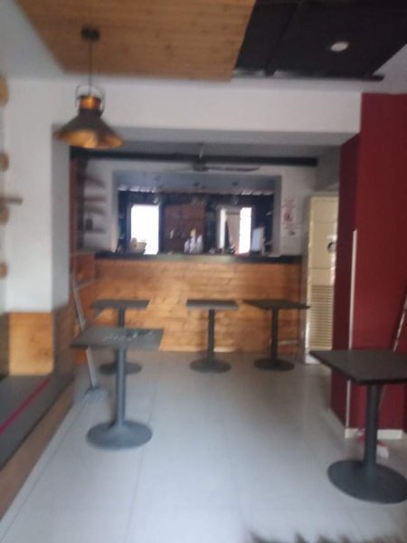 Tirane, jepet me qera ambjent biznesi Kati 0, 80 m² 800 Euro (Ali Demi)