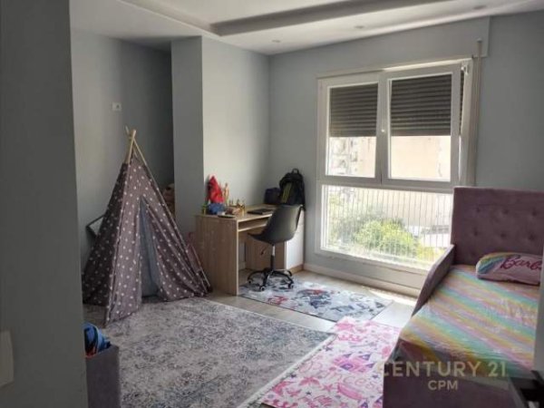 Tirane, jepet me qera apartament 2+1+BLK Kati 4, 84 m² 550 Euro (Tregu Elektrik)