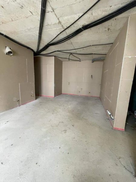 Tirane, shitet apartament 3+1 Kati 1, 141 m² 299.000 Euro (Liqeni i Thate)