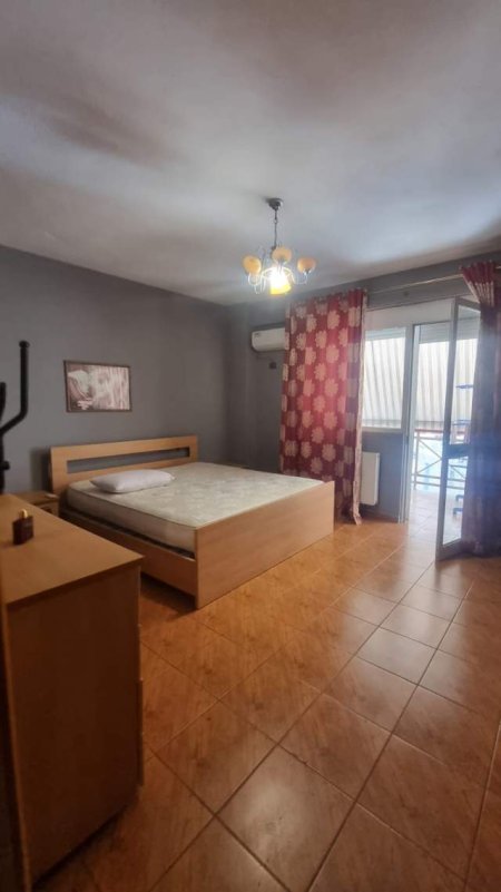 Tirane, jepet me qera apartament 2+1+BLK Kati 1, 120 m² 600 Euro (Vaso Pasha prane Gardes)