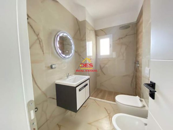 Vlore, shitet apartament 1+1+BLK Kati 11, 70 m² 105.000 Euro (Rruga Kosova)