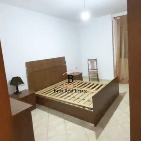 Tirane, jepet me qera apartament 1+1 Kati 9, 55 m² 350 Euro (Hotel Mondial)
