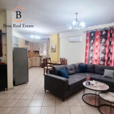 Tirane, jepet me qera apartament 2+1+BLK Kati 2, 120 m² 600 Euro (Vaso Pasha,prane Gardes)
