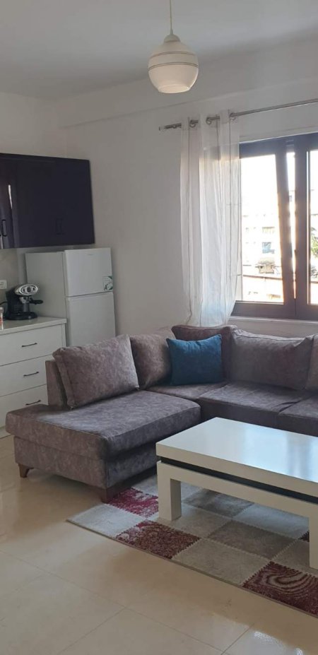 Tirane, jepet me qera Kati 5, 50 m² 420 Euro (Blv Zogu i pare)