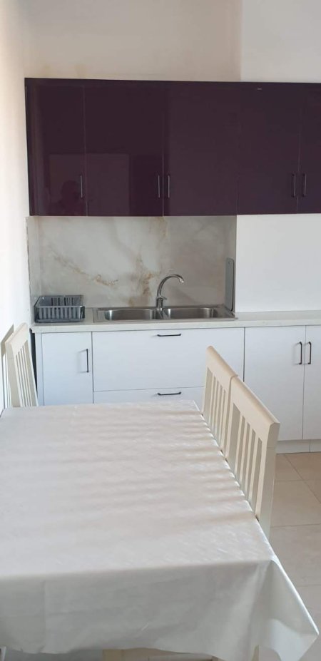Tirane, jepet me qera Kati 5, 50 m² 420 Euro (Blv Zogu i pare)