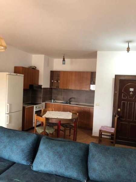 Tirane, jepet me qera apartament 2+1 Kati 10, 98 m² 450 Euro (rruga vace zela)