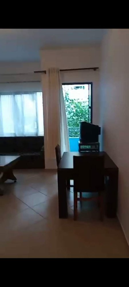 Tirane, jepet me qera apartament 1+1 Kati 1, 67 m² 290 Euro (rruga teodor keko)