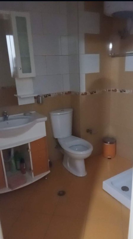 Tirane, jepet me qera apartament 2+1 Kati 3, 100 m² 380 Euro (rruga teodor keko)