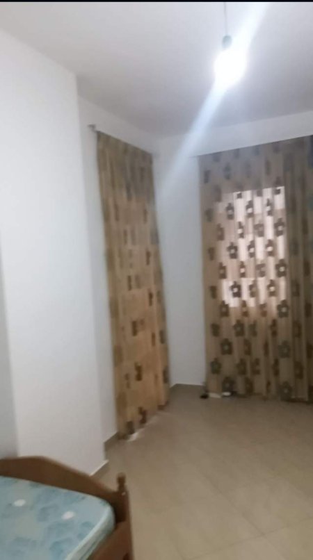 Tirane, jepet me qera apartament 2+1 Kati 1, 40 m² 280 Euro