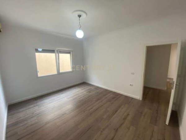 Tirane, shitet 2+1+BLK Kati 8, 117 m² 126.000 Euro