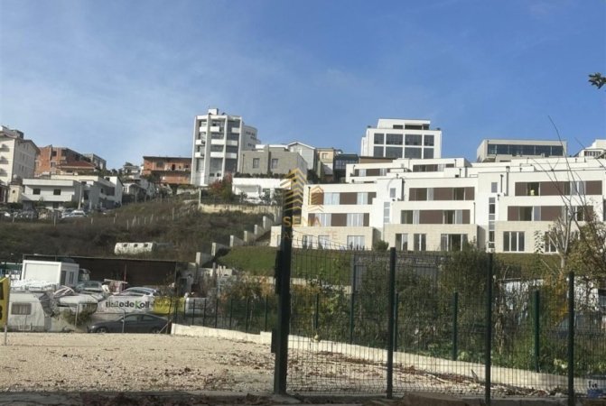 Tirane, jepet me qera truall , 900 m² (Rruga e Daxhit, Sauk)