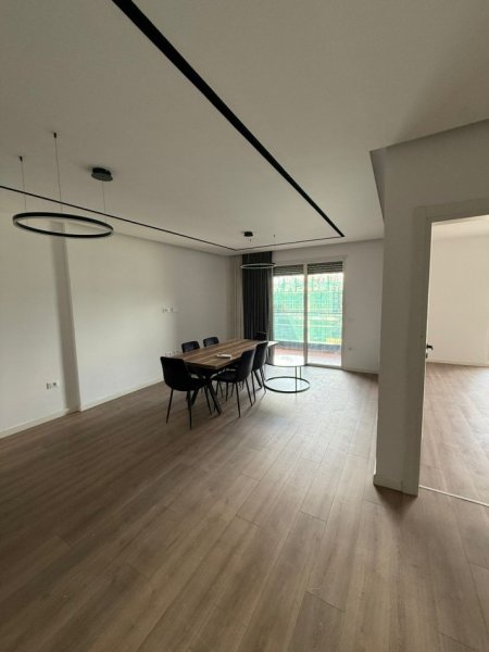 Tirane, jepet me qera apartament 3+1+Ballkon Kati 5, 150 m² 1.700 € (Parku Olimpik)