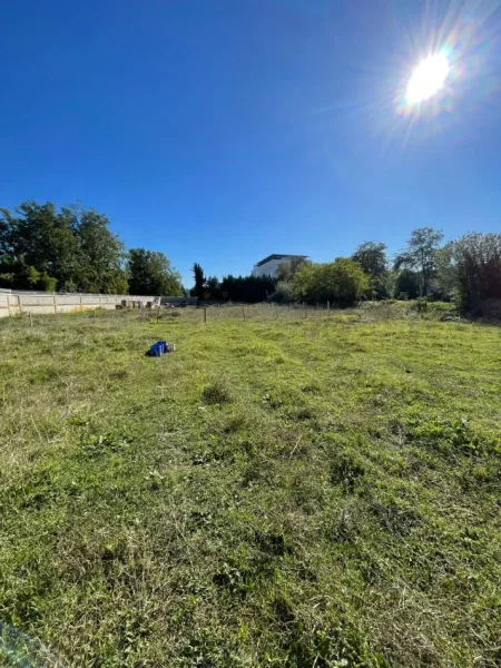 Tirane, shitet toke , 700 m² 150.000 € (Kashar)