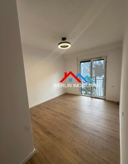 Tirane, shitet apartament 2+1+Ballkon Kati 7, 89 m² 149.000 € (RRUGA SOKRAT MIHO,ASTIR)
