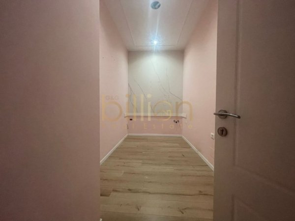 Ambjent biznesi per Qira tek Sheshi Willson