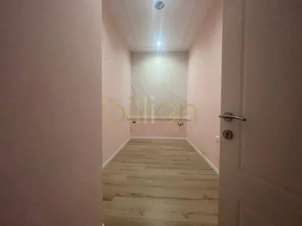 Ambjent biznesi per Qira tek Sheshi Willson