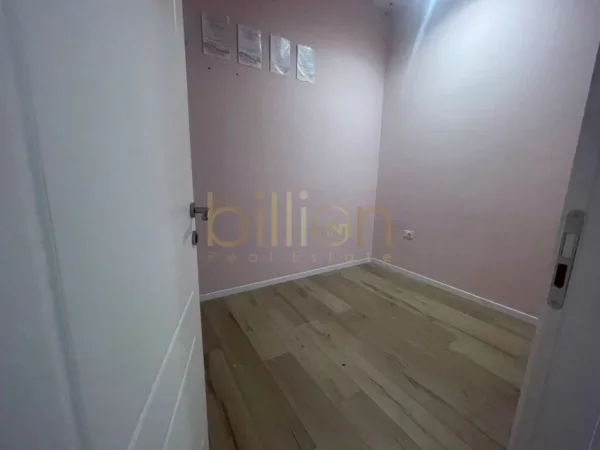 Ambjent biznesi per Qira tek Sheshi Willson