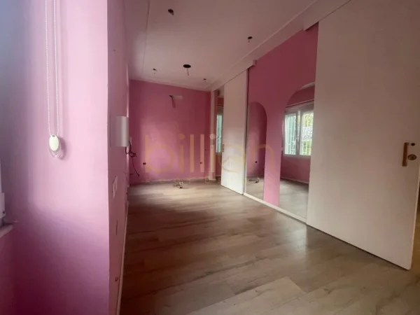 Ambjent biznesi per Qira tek Sheshi Willson