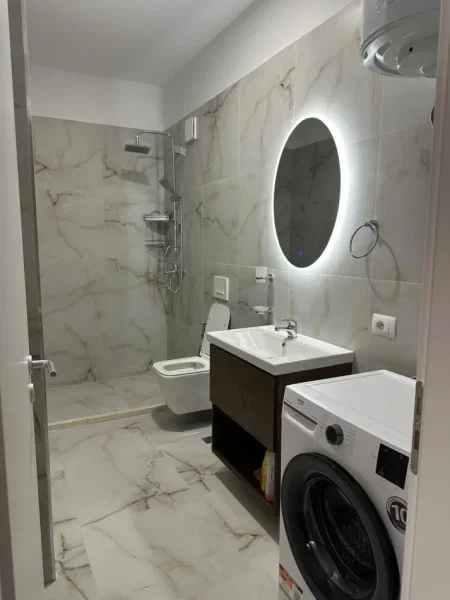 Tirane, jepet me qera apartament 2+1+Ballkon Kati 8, 80 m² 1.000 € (Zogu i zi)