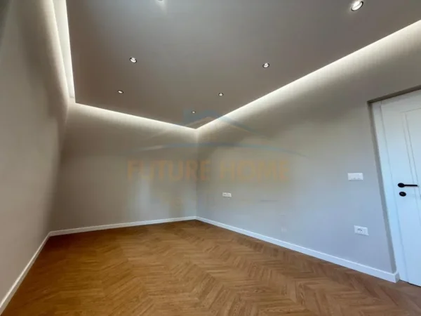 Tirane, shitet apartament 2+1+Ballkon Kati 4, 88 m² 255.000 € (MYSLYM SHYRI)