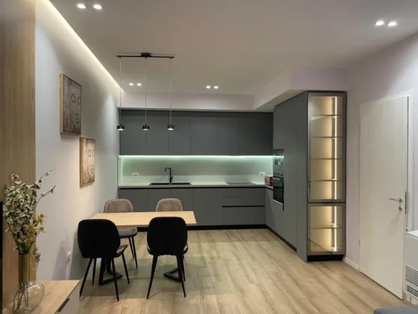 Tirane, jepet me qera apartament 2+1+Ballkon Kati 4, 124 m² 1.500 € (Rruga e Ullishtes)