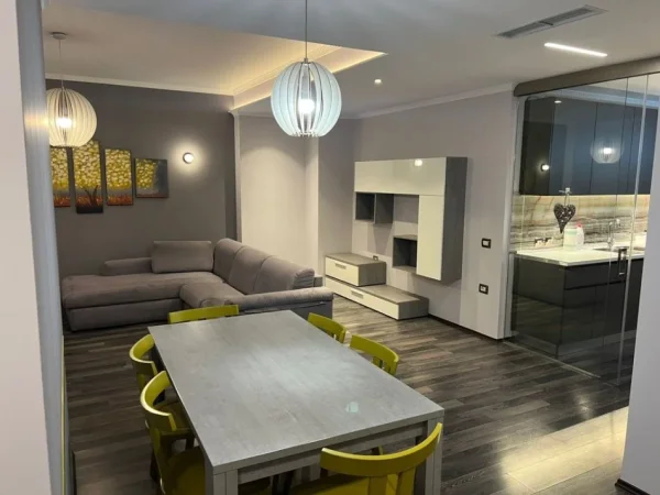 Tirane, jepet me qera apartament 2+1 Kati 3, 110 m² 1.400 € (Rruga e Kosovareve, Tirane)