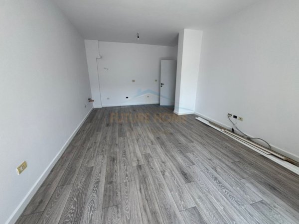 Tirane, shitet apartament 1+1+Ballkon Kati 5, 73 m² 105.000 € (UNAZA E RE)