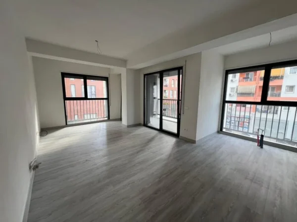 Tirane, shitet apartament 3+1+Ballkon Kati 1, 147 m² 260.000 € 