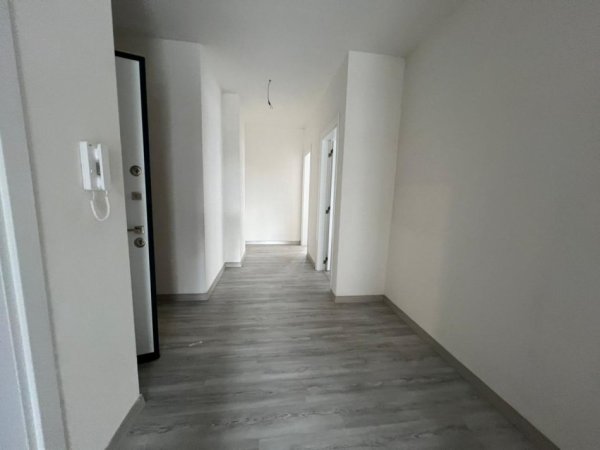 Tirane, shitet apartament 3+1+Ballkon Kati 1, 147 m² 260.000 € 