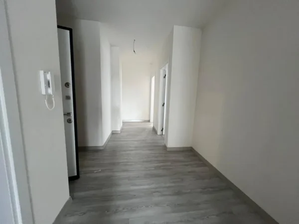Tirane, shitet apartament 3+1+Ballkon Kati 1, 147 m² 260.000 € 