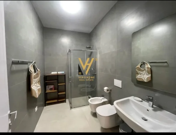 Tirane, jepet me qera apartament 3+1+Ballkon Kati 3, 143 m² 1.500 € (LIQENI I THATE)