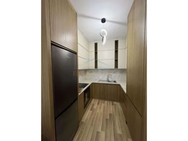 Tirane, jepet me qera apartament 1+1+Ballkon Kati 3, 68 m² 550 € (Bulevardi Migjeni)