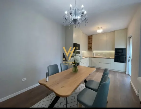 Tirane, jepet me qera apartament 3+1+Ballkon Kati 3, 143 m² 1.500 € (LIQENI I THATE)