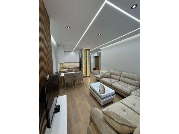 Tirane, jepet me qera 3+1+Ballkon Kati 6, 116 m² 630 € (UNIVERS CITY / QTU)