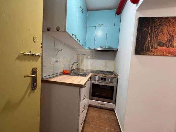 Tirane, shitet vetem 1 dhome 1+1 Kati 1, 20 m² 55.000 € (ish restorat durresi)