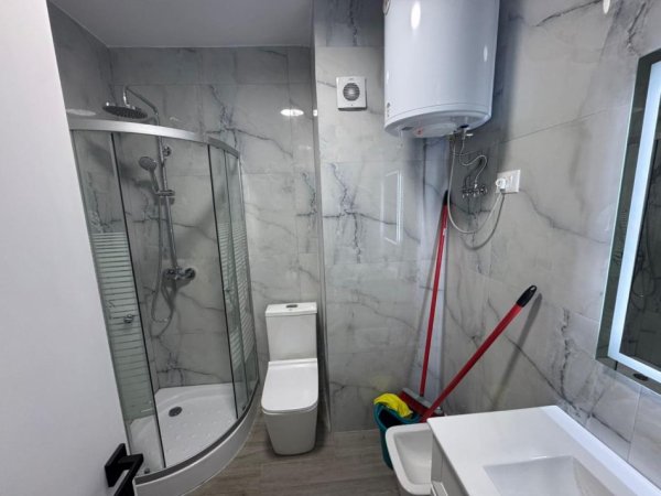 Yzberisht, jepet me qera apartament 2+1 Kati 7, 1 m² 550 € (Bulevardi Migjeni)