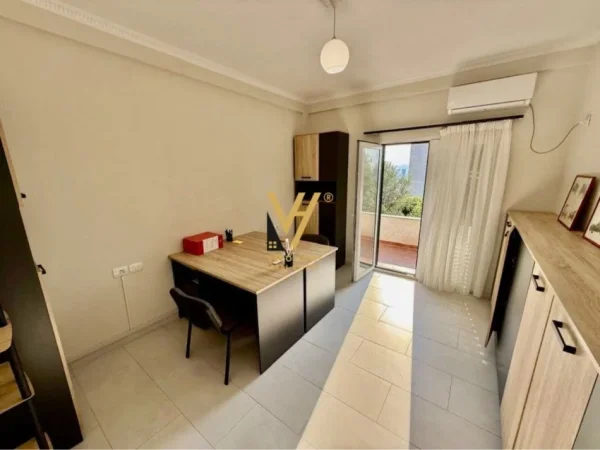 Tirane, jepet me qera ambjent biznesi Kati 1, 150 m² 650 € (QYTET STUDENTI)