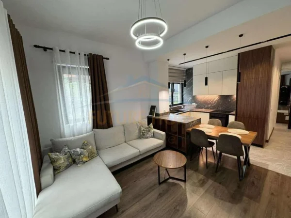 Tirane, jepet me qera apartament 2+1 Kati 1, 82 m² 750 € (REZIDENCA KODRA E DIELLIT)