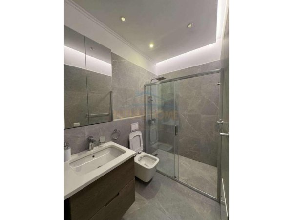 Tirane, jepet me qera apartament 2+1 Kati 1, 82 m² 750 € (REZIDENCA KODRA E DIELLIT)