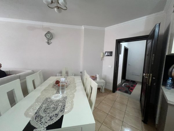 Tirane, shitet apartament 2+1+Ballkon Kati 5, 125.000 € 