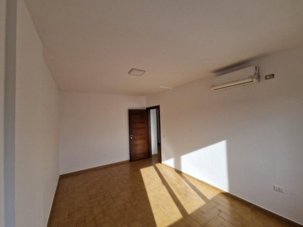 Tirane, jepet me qera zyre Kati 11, 160 m² 1.700 € 