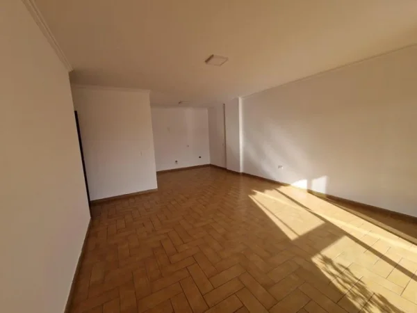 Tirane, jepet me qera zyre Kati 11, 160 m² 1.700 € 