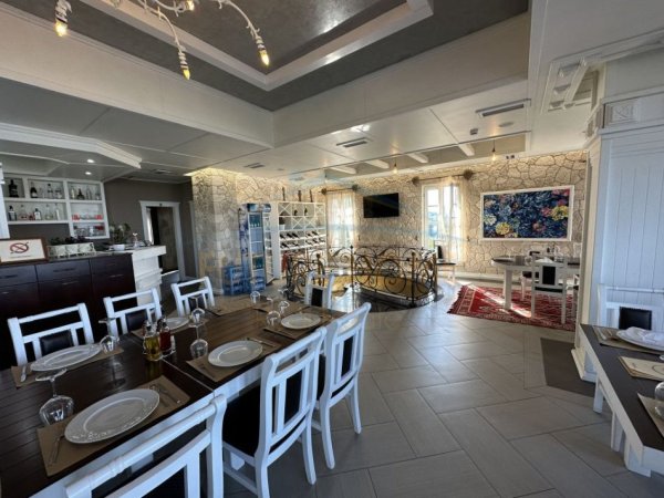 HOTEL NE SHITJE, DAJT