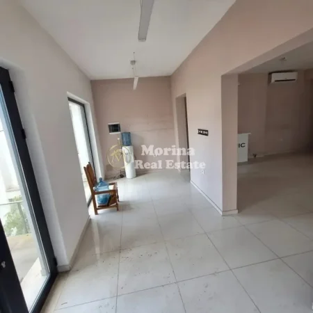 Tirane, jepet me qera ambjent biznesi Kati 2, 95 m² 1.200 € (Fresk)