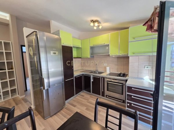 Tirane, shitet apartament Kati 5, 105 m² 149.000 € (Rruga Rrapo Hekali)
