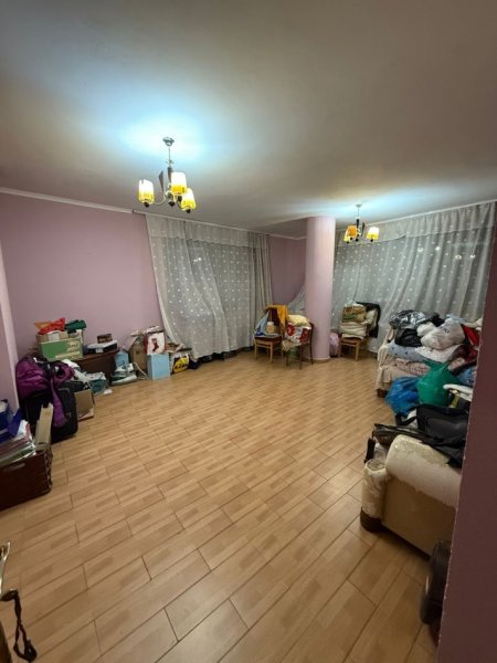Tirane, jepet me qera apartament 2+1+Ballkon Kati 4, 90 m² 500 € (PAZAR I RI)