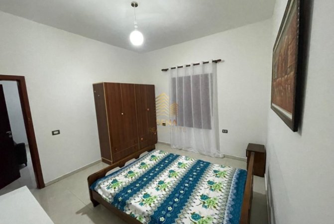Tirane, jepet me qera shtepi 1+1+Ballkon Kati 1, 60 m² 330 € (Rruga Havzi Nela)