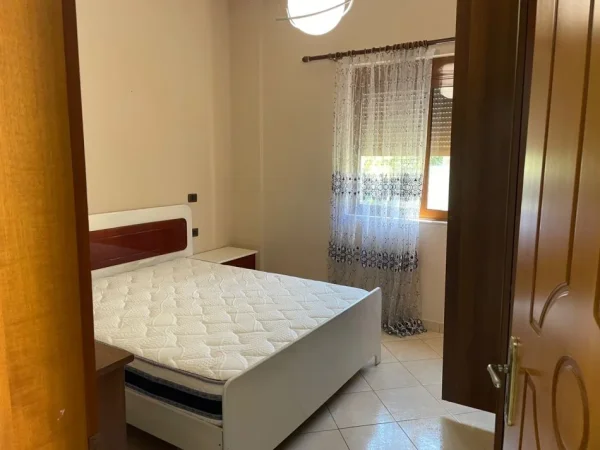 Tirane, jepet me qera apartament 2+1 , 85 m² 450 €